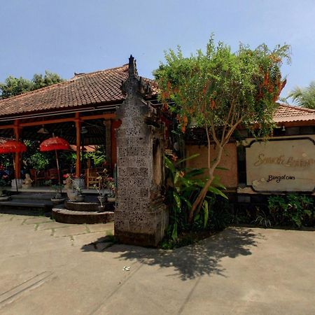 Sawah Lovina Hotel Exterior photo